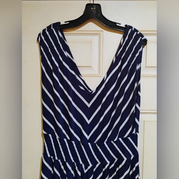 Torrid Size 1 Navy and White Striped Maxi Dress - Picture 4 of 4